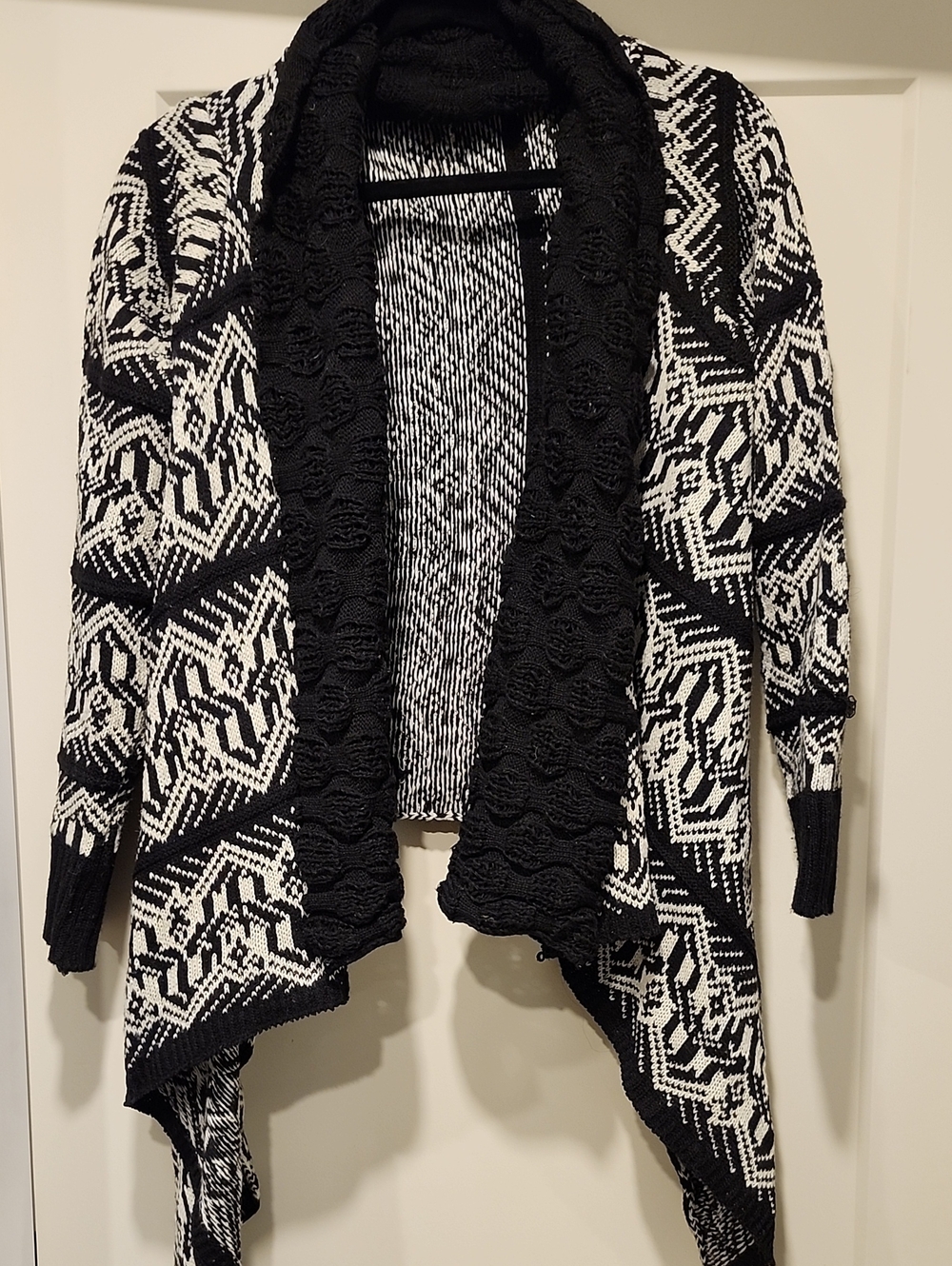 Black & White Patterned Open-Front Women's Sweater Cardigan